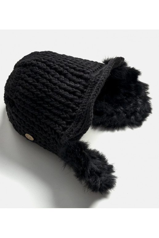 Must kõrvaklappidega Zora müts