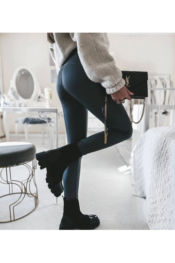 Ambrose Grey vahatatud... 2