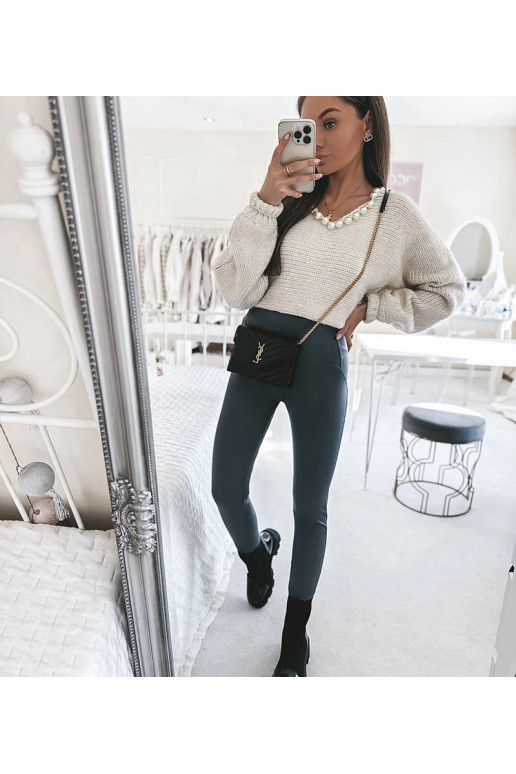 Ambrose Grey vahatatud säärised