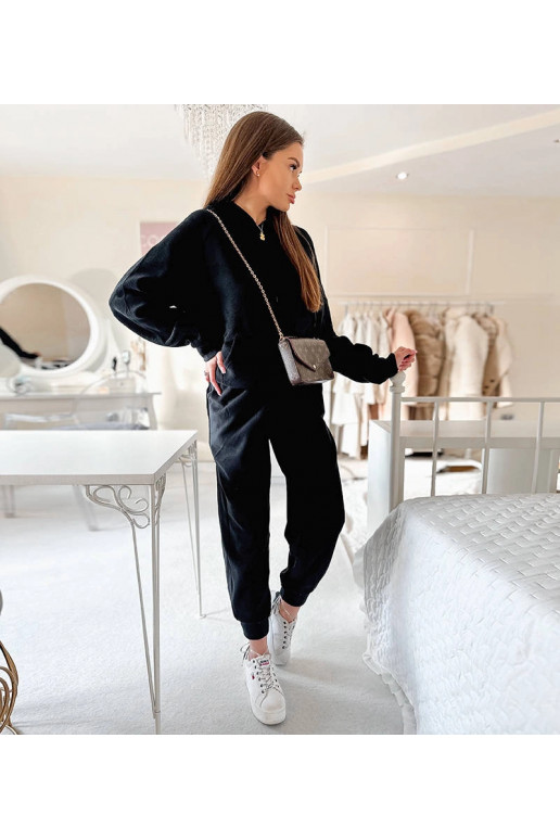 Must fliisist tantsudressi