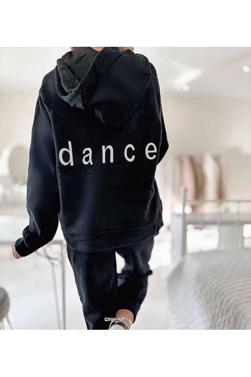 Must fliisist tantsudressi