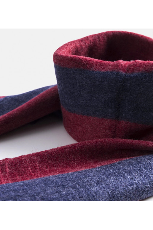 Meresinine ja punane narmastega sall... Meresinine ja punane narmastega sall...