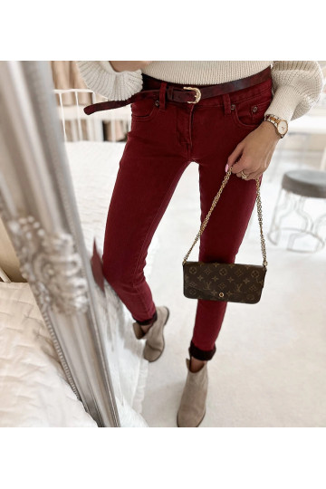 Punased elastsed püksid...