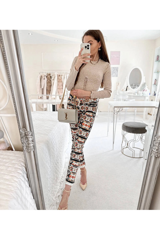 Aya mitmevärvilised mustriga püksid Aya mitmevärvilised mustriga püksid