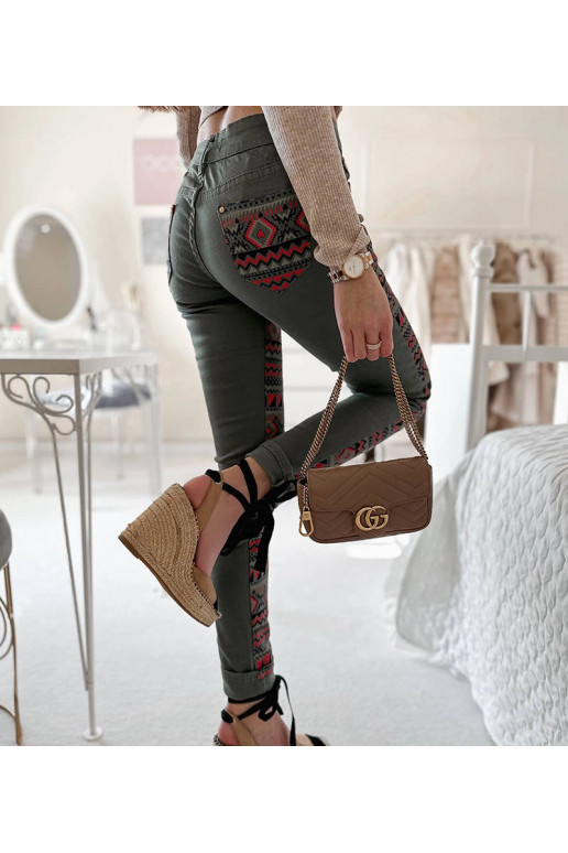 Rohelise mustriga Lévesque püksid Rohelise mustriga Lévesque püksid