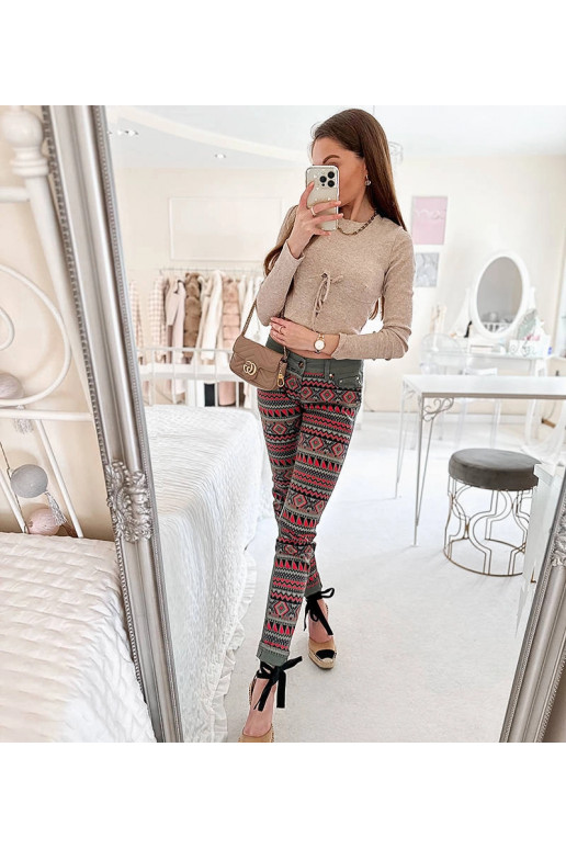 Rohelise mustriga Lévesque püksid Rohelise mustriga Lévesque püksid