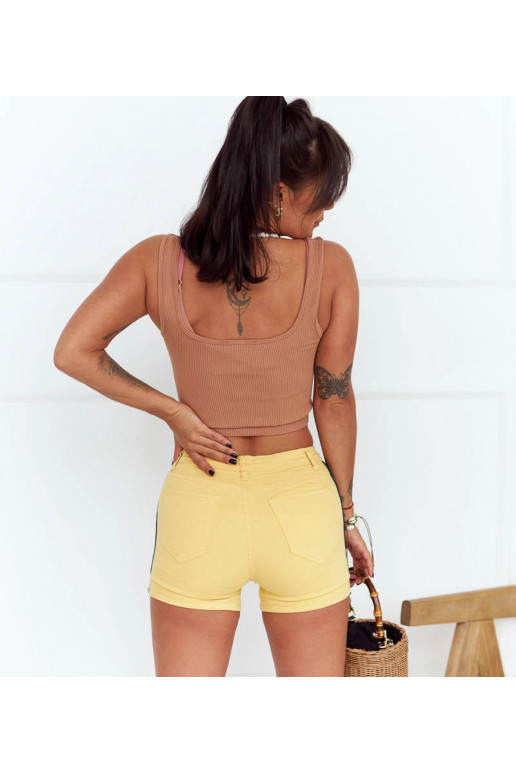 Kollased naiste triipudega lühikesed...