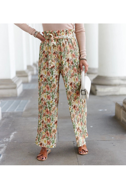 Beežid naiste laiad plisseeritud... Beežid naiste laiad plisseeritud...