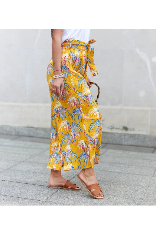 Kollased naiste laiad plisseeritud...