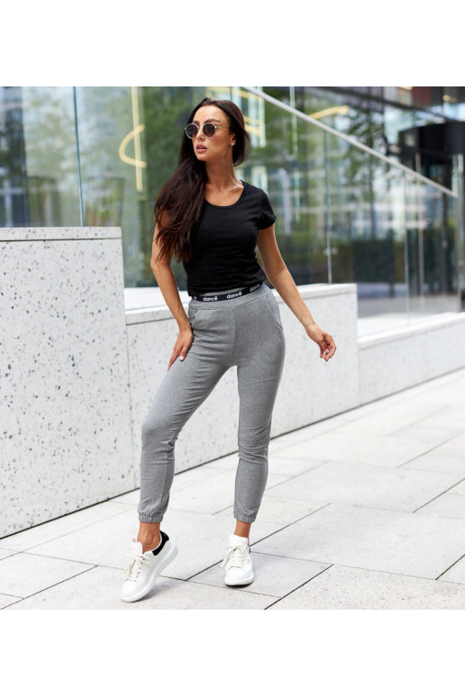 Bovi tavaline must lühikeste...