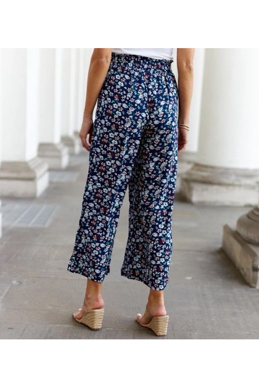 Mustad lillelised laia säärega püksid... Mustad lillelised laia säärega püksid...