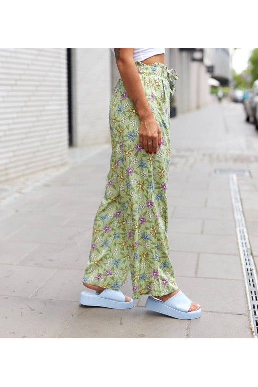 Rohelised lillelised laia säärega... Rohelised lillelised laia säärega...