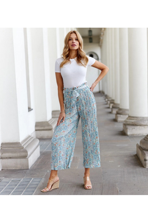 Rohelised lillelised plisseeritud...