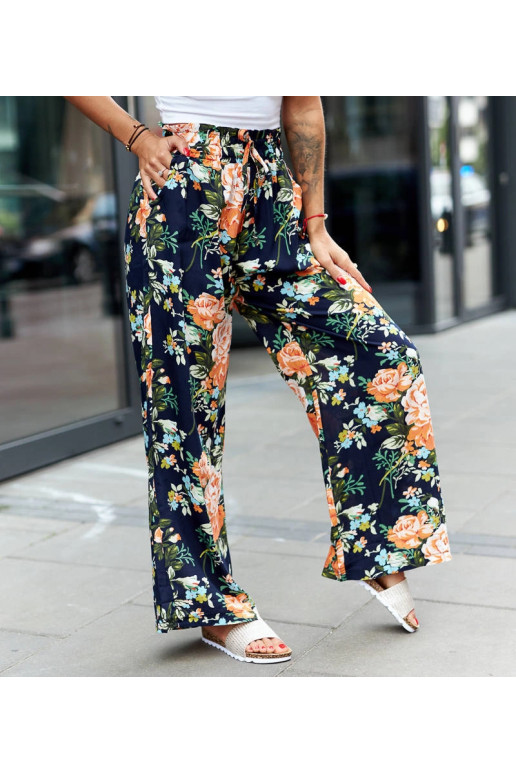 Meresinised laiad püksid lilledega... Meresinised laiad püksid lilledega...