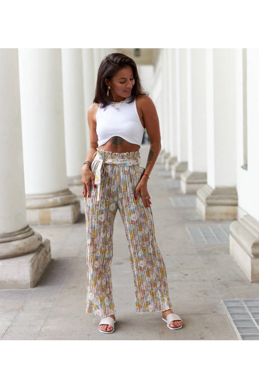 Burgundia lillelised plisseeritud... Burgundia lillelised plisseeritud...