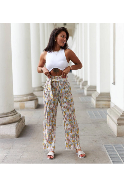 Burgundia lillelised plisseeritud... Burgundia lillelised plisseeritud...