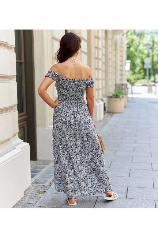 Must valgete lilledega maksikleit...