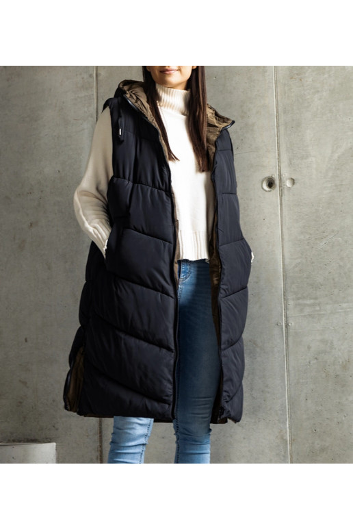 Simoni must ja roheline pööratav vest