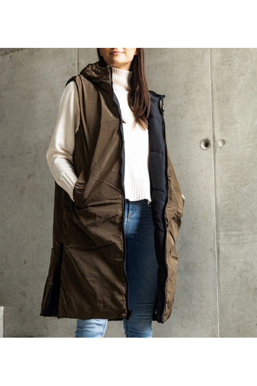 Simoni must ja roheline pööratav vest