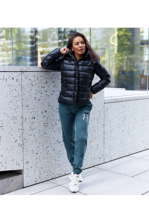 Must läikiv Berta jope