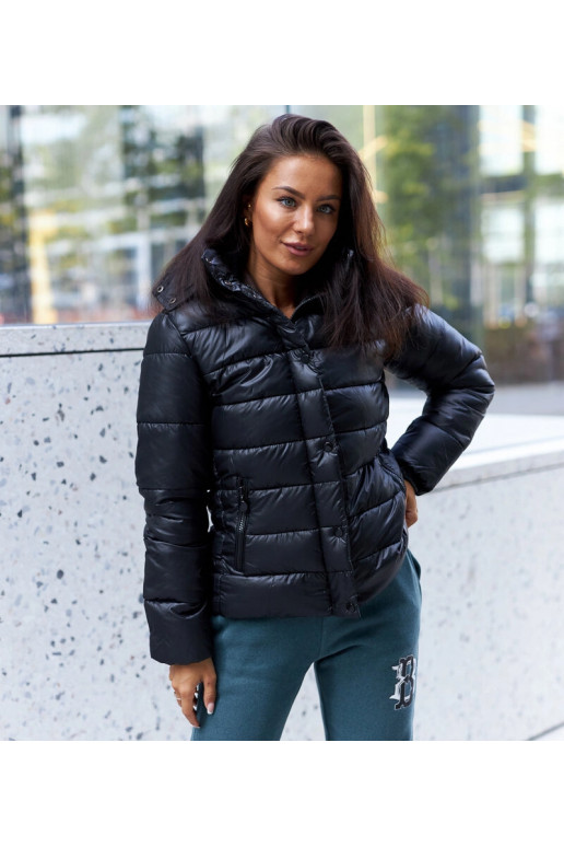 Must läikiv Berta jope