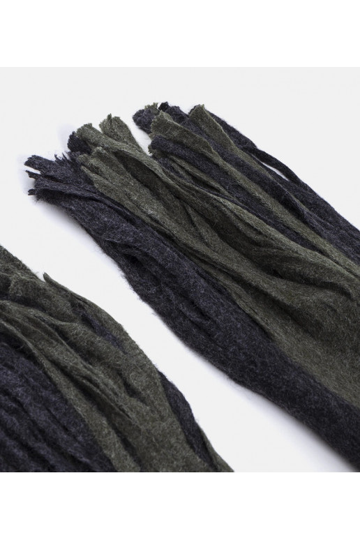 Roheline-hall sall pompomidega Lana