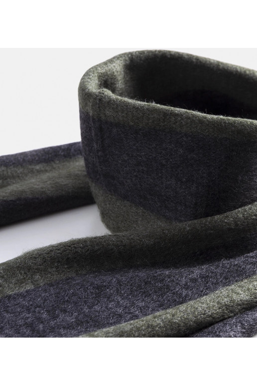 Roheline-hall sall pompomidega Lana