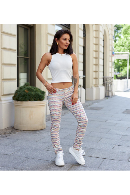 Järveäärsed värvilised mustriga püksid Järveäärsed värvilised mustriga püksid