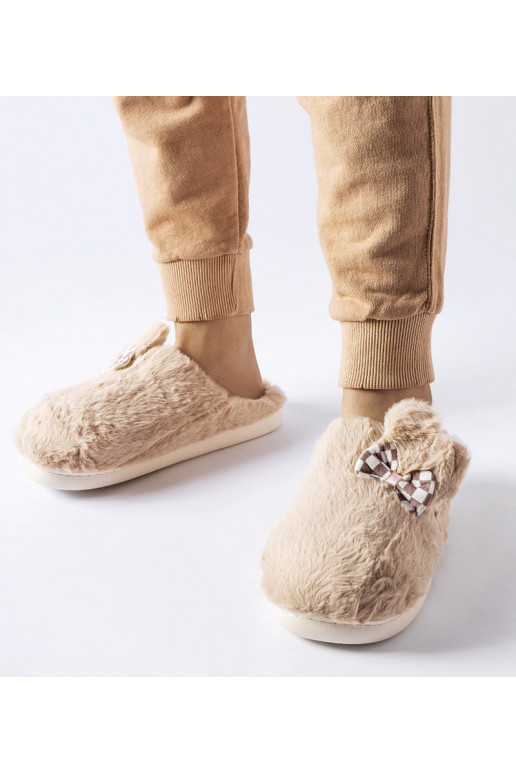 Beežid isoleeritud naiste kõrvadega...