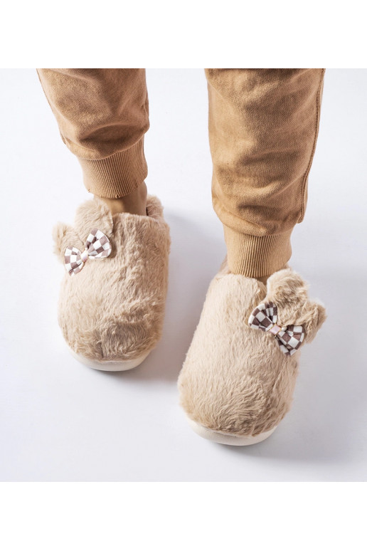 Beežid isoleeritud naiste kõrvadega...