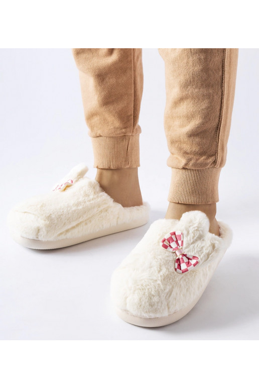 Valged isoleeritud naiste kõrvadega...