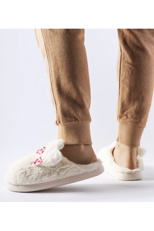 Valged isoleeritud naiste kõrvadega...