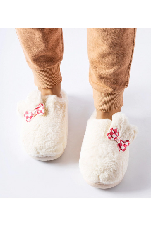 Valged isoleeritud naiste kõrvadega...