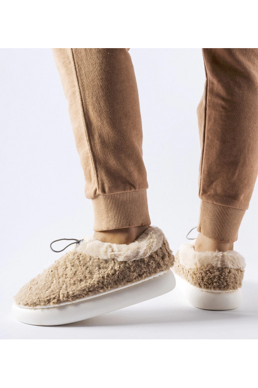 Beežid soojad kinnise kontsaga sussid...