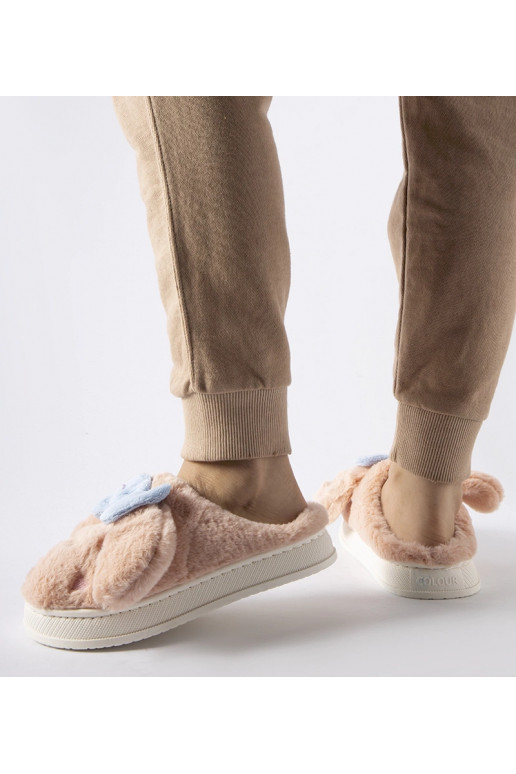 Roosad soojad sussid kõrvade ja...