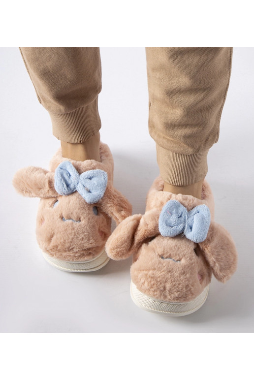 Roosad soojad sussid kõrvade ja...