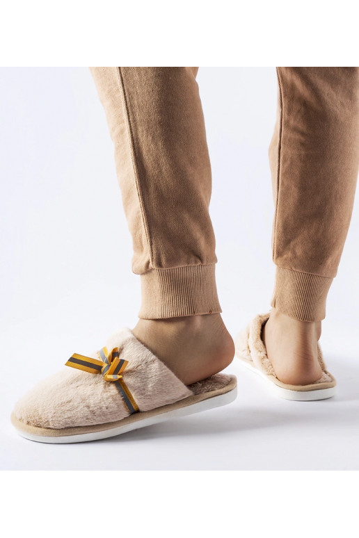 Beežid soojad sussid kaarega Antonino