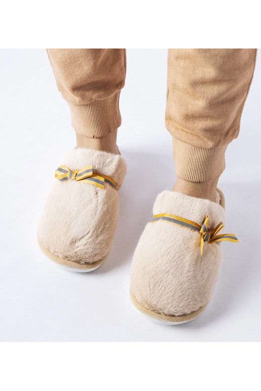 Beežid soojad sussid kaarega Antonino