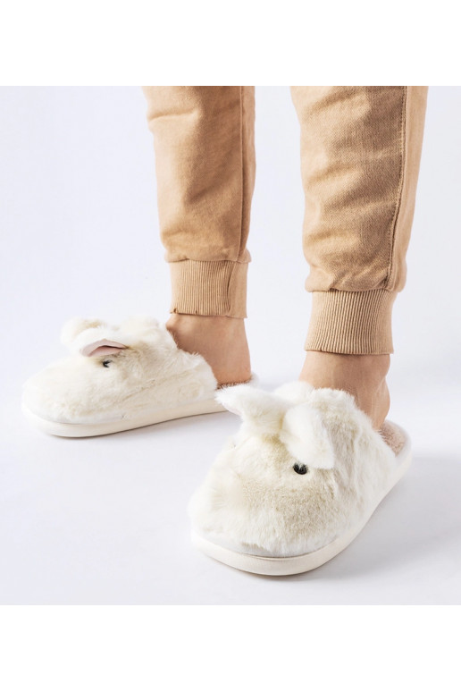 Valged soojad kõrvadega sussid Daniele