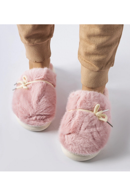 Roosad sussid dekoratiivse nööriga... Roosad sussid dekoratiivse nööriga...