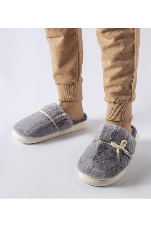 Hallid sussid dekoratiivse nööriga... Hallid sussid dekoratiivse nööriga...