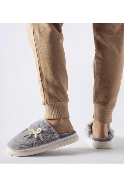 Hallid sussid dekoratiivse nööriga... Hallid sussid dekoratiivse nööriga...