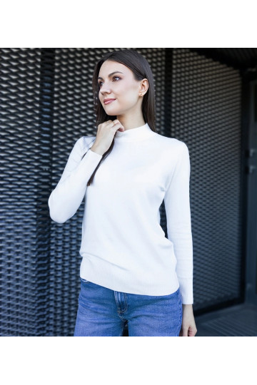 Valge klassikaline Essana...