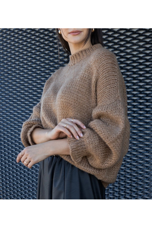 Pruun asümmeetriline ülisuure Castia...