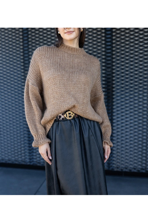 Pruun asümmeetriline ülisuure Castia...