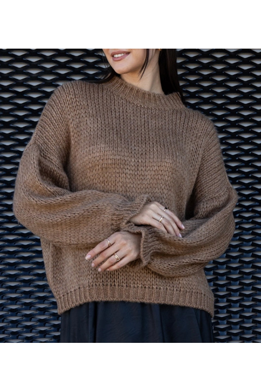 Pruun asümmeetriline ülisuure Castia...