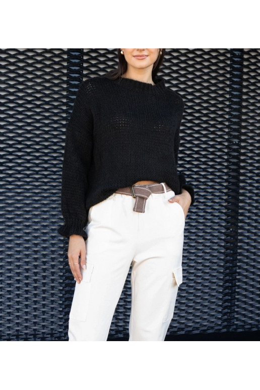 Must asümmeetriline ülisuur Castia...