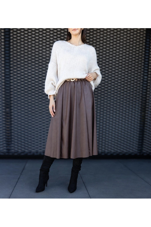 Pruun pikk seelik, mida kaunistab...