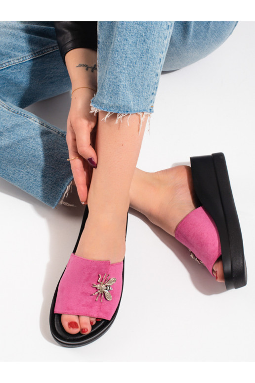 Tumeroosad värvi plätud  