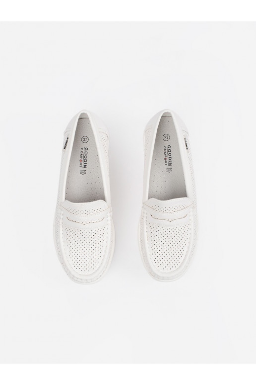 valget värvi mokassiinid 